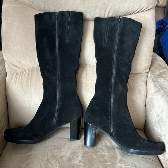 La Canadienne black suede fleece line heeled boots 9.5 - Picture 2 of 6